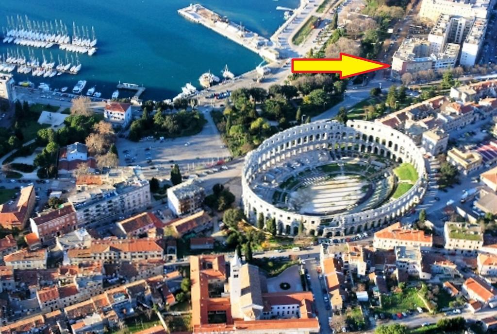 Amphitheater Apartment Pula Exteriör bild